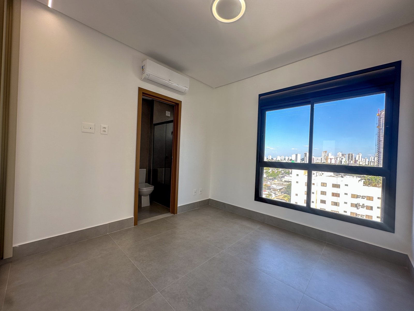 Apartamento Alto Padrão no Residencial Gran Marista | 3 Suítes, Varanda Gourmet — Setor Marista
